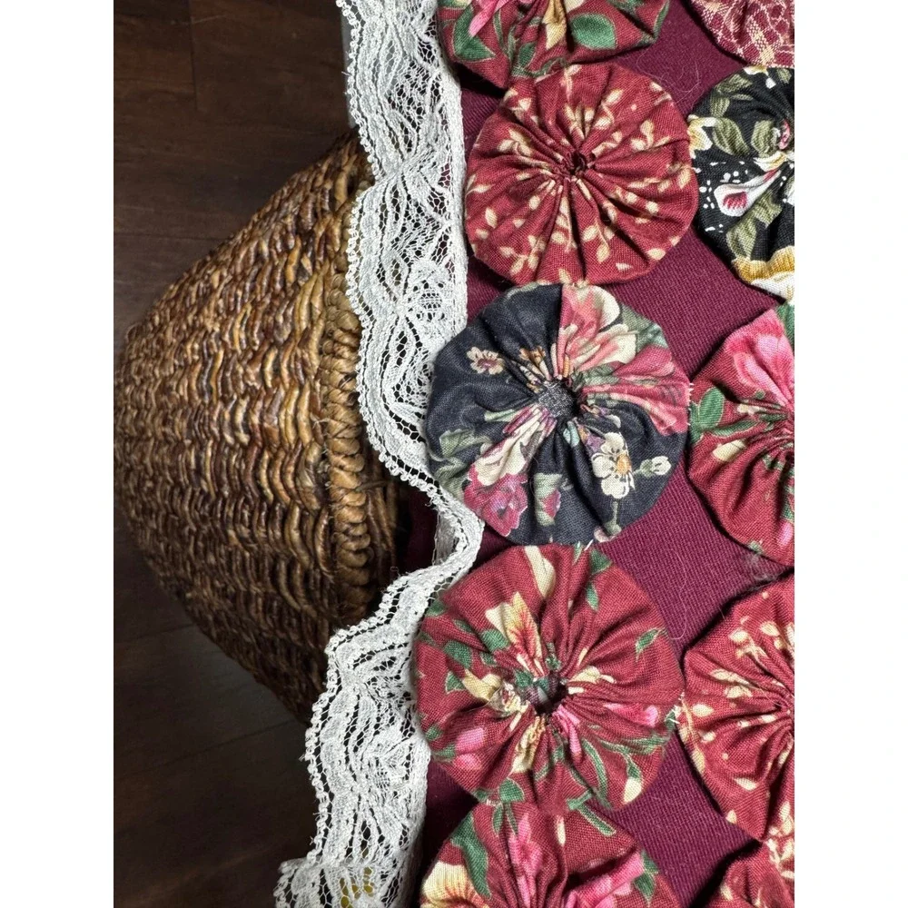 Unbranded Vintage Yo-Yo Quilt Throw Pillow Square Burgundy Floral Excellent Lace